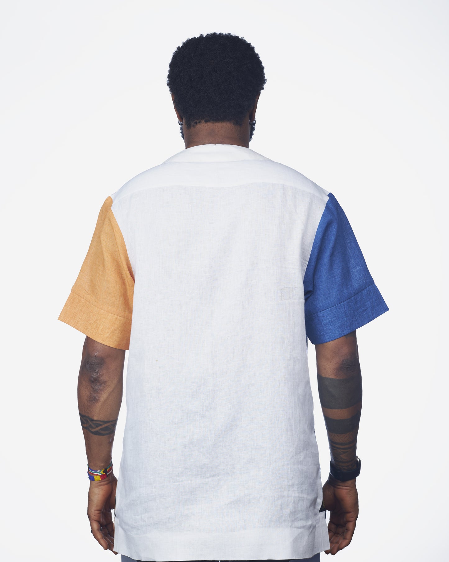 TRI-COLOUR ROUND NECK